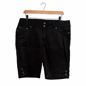 Suko Jeans Women's Black Denim Bermudas Shorts with Shorts